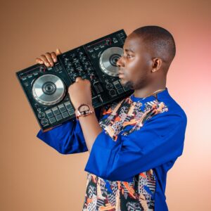 BIOGRAPHY: DJ Julius On the Beat Biography, History, Background